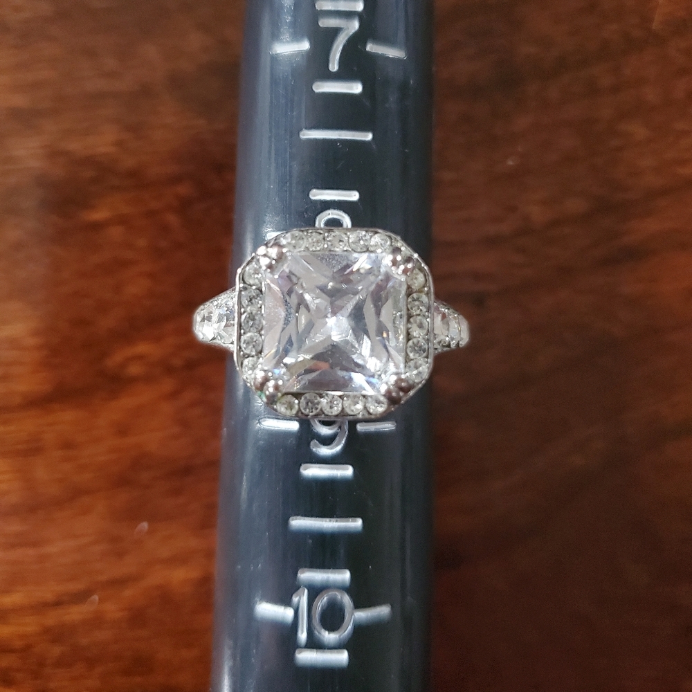 Sparkling CZ Clear Stone Statement Ring Sz 8.5